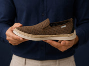 Slip-on de suede picado tabaco - Garrido Muro