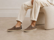 Slip-on de suede picado tabaco - Garrido Muro
